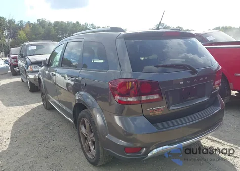 2017 Dodge Journey Crossroad z USA, uszkodzony, nr VIN 3C4PDCGB4HT517313